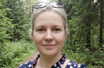 Аля, у тебе тут чужі люди шифер з даху знімають! Кажуть – господарі, – прокричала в слухавку пенсіонерка.