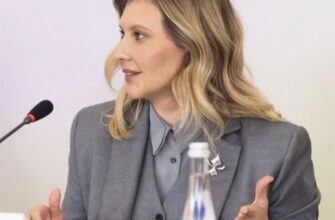 Олена Зеленська вразила вишуканим образом у стильному костюмі-трійці: деталі виходу першої леді