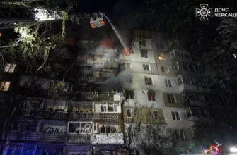 Кривавий терор у Черкасах: ворожий дрон влучив у житлову багатоповерхівку