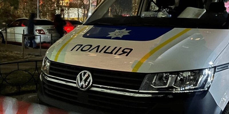Стрілянина у Києві: озброєний чоловік влаштував розбірки у Деснянському районі