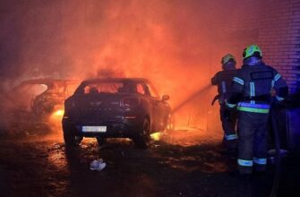 Увага! Київ: «Це сталося просто посеред ночі», люди налякані нічною пожежею в гаражах
