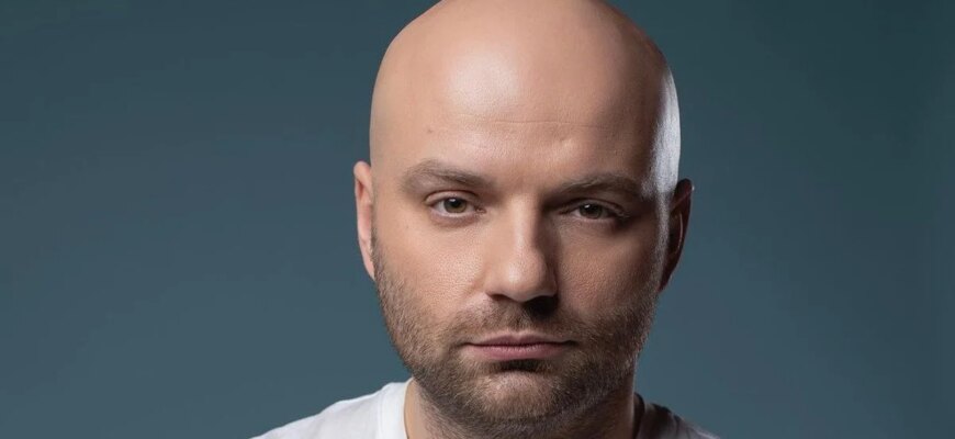 Слава Дьомін звернувся до мами, яка вимагала в нього аліменти через суд: «День матері для мене — не про ідеальність»