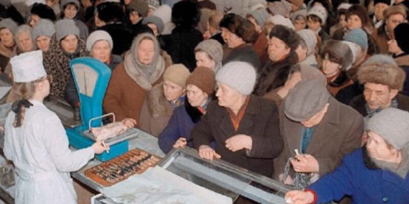 Якими були пенсії в СРСР: скільки це було б у гривнях зараз