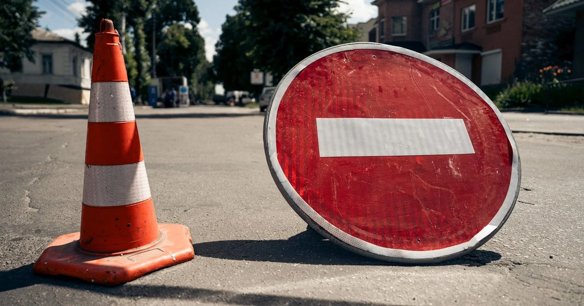 Військові ТЦК потрапили в аварію на Дніпропетровщині: мотоцикліст у лікарні