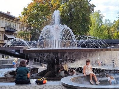 Літні ритми: в Україні потепліє до +28 градусів, але дощі не відступають