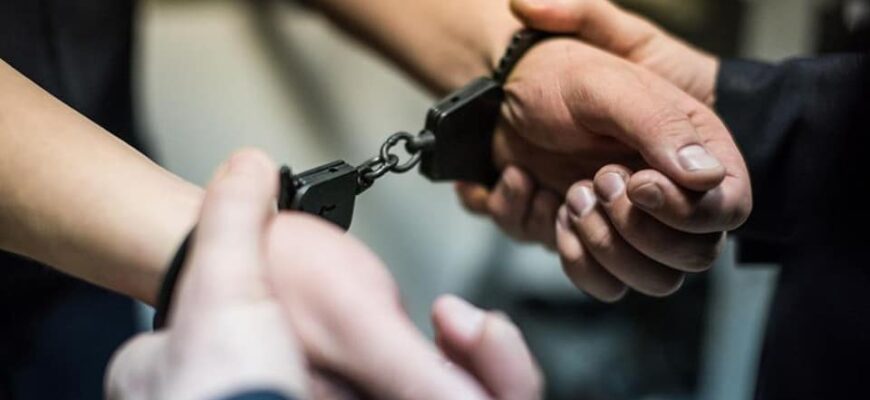 У Дніпрі звичайна перевірка умов проживання родини закінчилася викликом підкріплення
