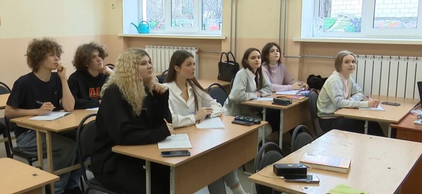 Батьки, готуйтесь: місць у вишах не вистачить на всіх, хто планує вступ