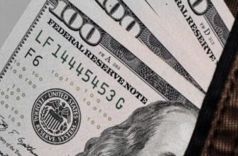 Долар шалено б’є рекорди: чого очікувати від курсу валют