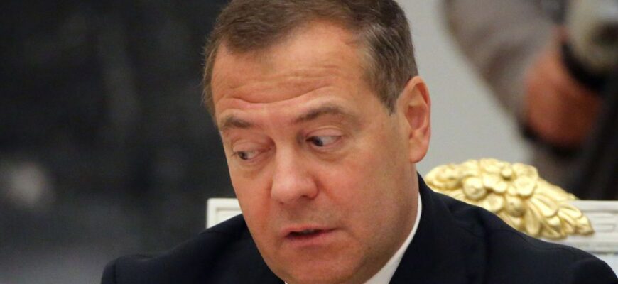 «Більше не існує жодних правил»: Медведєв вибухнув новими погрозами після успішних атак ЗСУ
