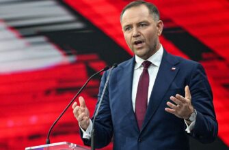 Скандальний візит до Москви та антиукраїнська риторика: що приховує біографія відомого польського політика