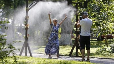 Вдарить до +37: коли чекати послаблення та де випадуть дощі