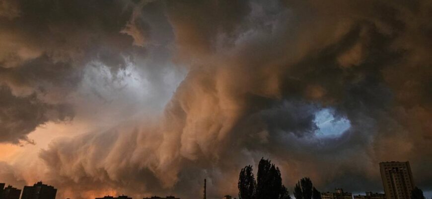 Природа лютує: стихія знищила врожай та накоїла лиха в регіонах