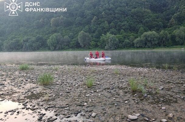 Страшна звістка з Франківщини: рятувальники розшукують підлітка, який зник під час відпочинку