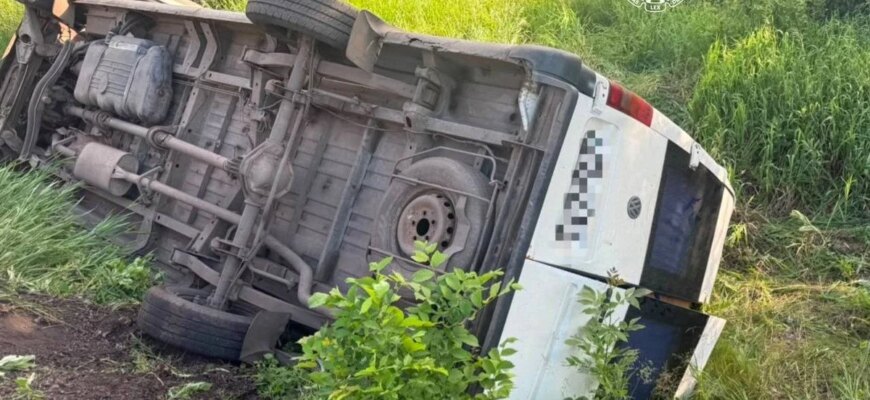 Екскурсія закінчилася лікарнею: на Харківщині перекинувся автобус зі школярами