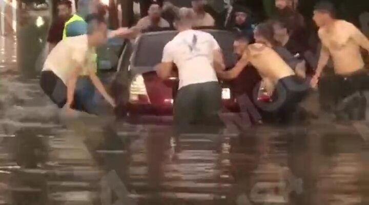 Москва пішла під воду після аномальної негоди: подробиці інциденту