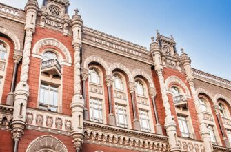 Долар готує новий стрибок: чи варто панікувати через курс валют