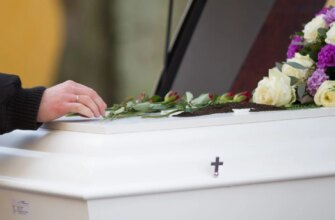 Що робити з речами покійного: церковні настанови та поради, як позбутися забобонів