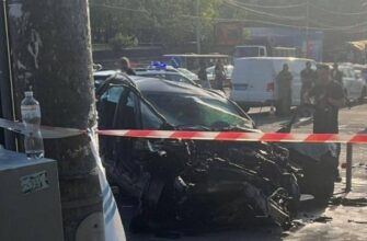 Смертельна ДТП у Києві: з’явилися нові подробиці про водія, що влетів у перехід