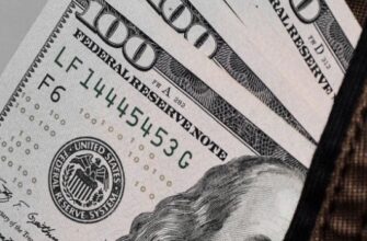 Долар встановлює нові рекорди: що відбувається з курсом валют