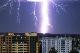 У Тернополі блискавка влучила у багатоповерхівку: наслідки стихійного лиха вразили містян