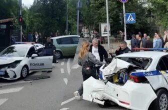 У цeнтрі Києва сталася стpашна ДТП за участі автiвки поліції. Що вiдомо на цю xвилину