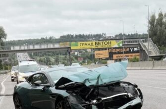 Відомий блогер потрапив у моторошну ДТП з 5-річним сином: деталі аварії на елітному авто