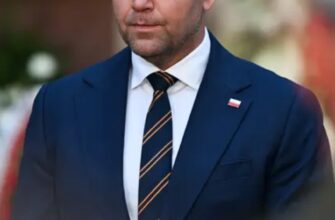 Навроцький отримав висновок: у Польщі обговорили позбавлення Зеленського ордена