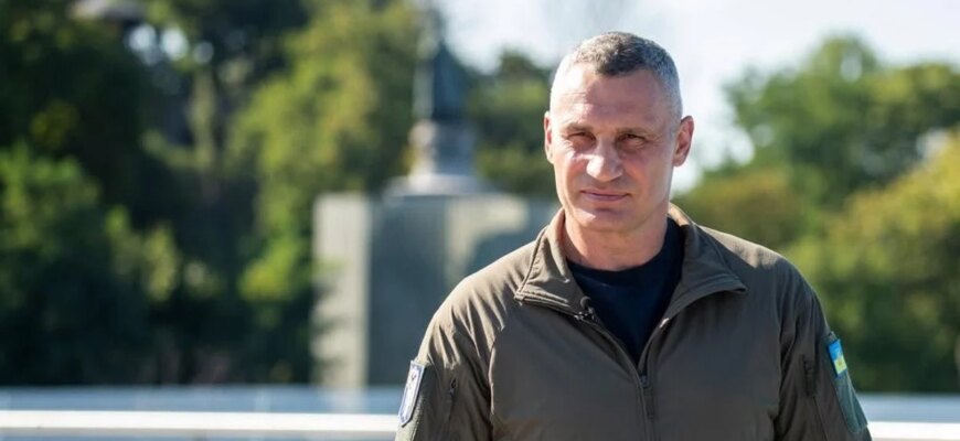 Віталій Кличко показав 76-річну маму й приголомшив її молодим виглядом: “Живемо разом”