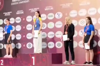«Потікали як чорт від ладану»: росіяни ганебно втекли з п’єдесталу на ЧЄ з ММА під час гімну України