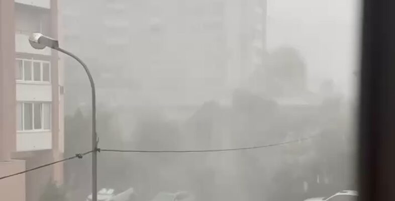 Стихія лютує: Львів опинився у пастці через раптову негоду