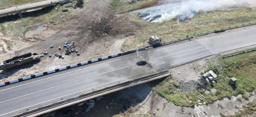 ЗСУ завдали нового удару по стратегічному мосту: окупанти скаржаться на блокування сполучення