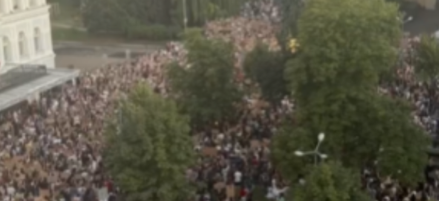 Народ проти рішень: чому тисячі українців вийшли на вулиці після кадрових змін у Міноборони