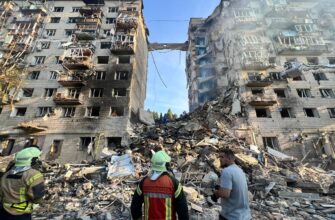 Ракетний удар по багатоповерхівці: 11 неочевидних речей, які рятують життя під завалами