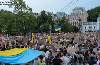 Хвиля непокори: у великих містах України вже п’яту добу вирують масові протести