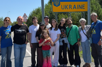 Зірка Голлівуду Джессі Айзенберг допомагає дітям на Львівщині