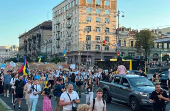 Протести у Києві: тисячі людей вимагають повернути Федорова