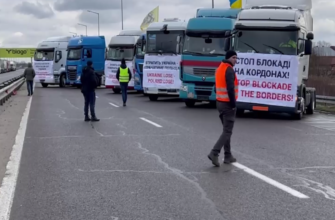 Стихійний протест у Львові: натовп перекинув авто ТЦК — що відомо?