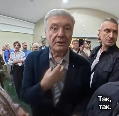 Схоже, Зеленський таки добився свого: подивіться, що зараз роблять з Порошенком
