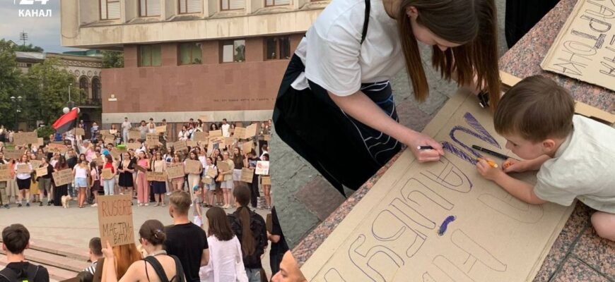 «Руки геть від Федорова»: третій день поспіль міста України мітингують через відставку міністра