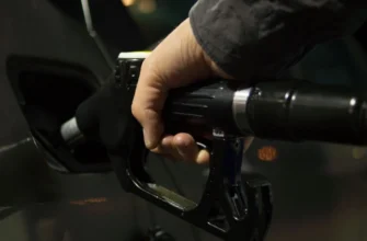 Росіяни б’ють по АЗС: чи зникне бензин із полиць і що робити водіям
