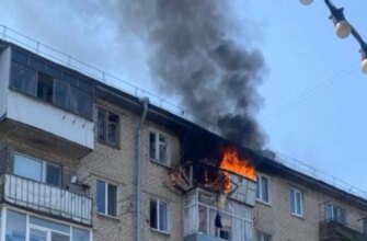 Денний жах у Запоріжжі: безпілотник влучив у багатоповерхівку, спалахнула пожежа