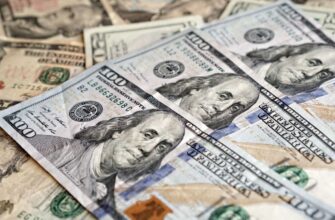 Долар завмер, євро дихає: свіжий курс валют в Україні
