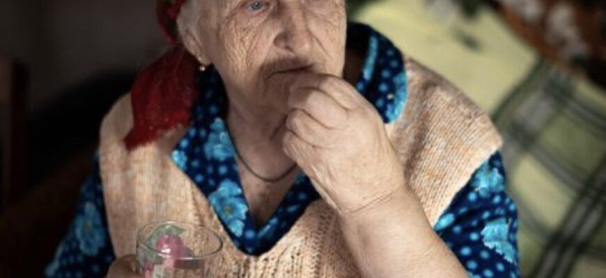 Кому у серпні автоматично підвищать пенсії: виплати зростуть, але не для всіх
