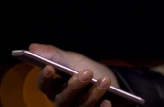 Вбивця вашого сну: чому смартфон біля подушки небезпечніший, ніж ви думаєте