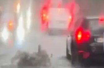Львів перетворився на Венецію: стихія затопила вулиці та вдарила блискавкою у телевежу