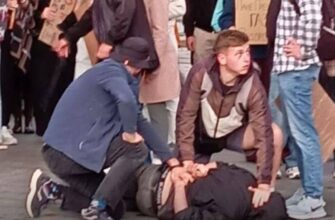 У центрі Львова озброєний чоловік намагався атакувати учасників мітингу на підтримку Федорова