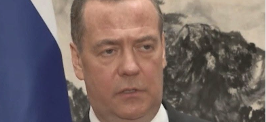 Черговий напад агресії: Медведєв знову видав порцію маячні, що вразила мережу