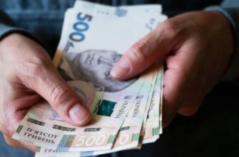 Вчителя з Тернополя змусили повернути 71 000 гривень пенсії: що він зробив не так?