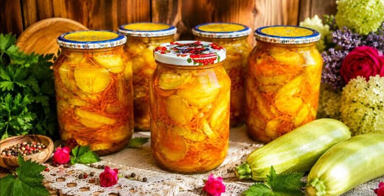 50 банок — і завжди мало! Найсмачніші кабачки по-корейськи на зиму: рецепт, від якого ви будете в захваті
