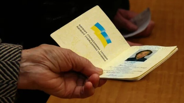 Паперовий паспорт у минулому: скільки тепер коштує перехід на ID-картку